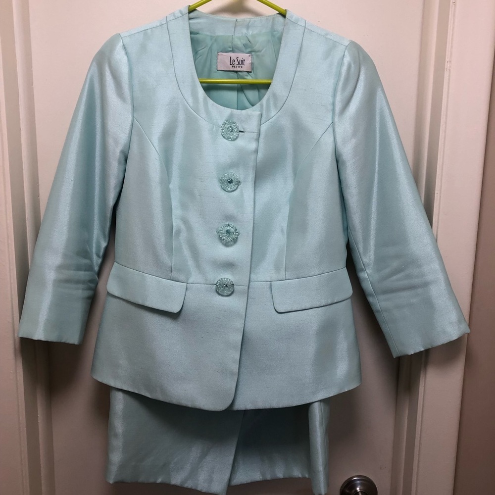 Le Suit mint skirt suit size 2P